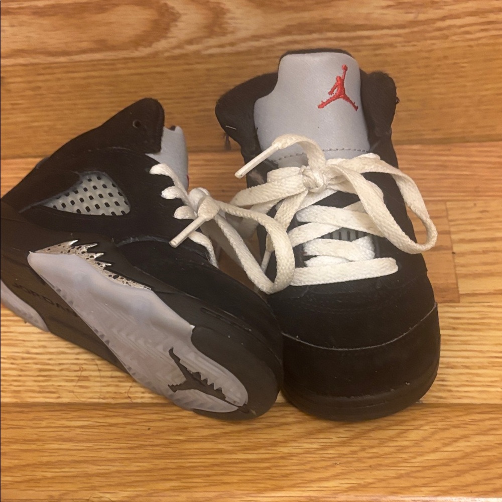Jordan Kids Black and White Sneakers with Red Accent (Air Jordan 5 Retro)